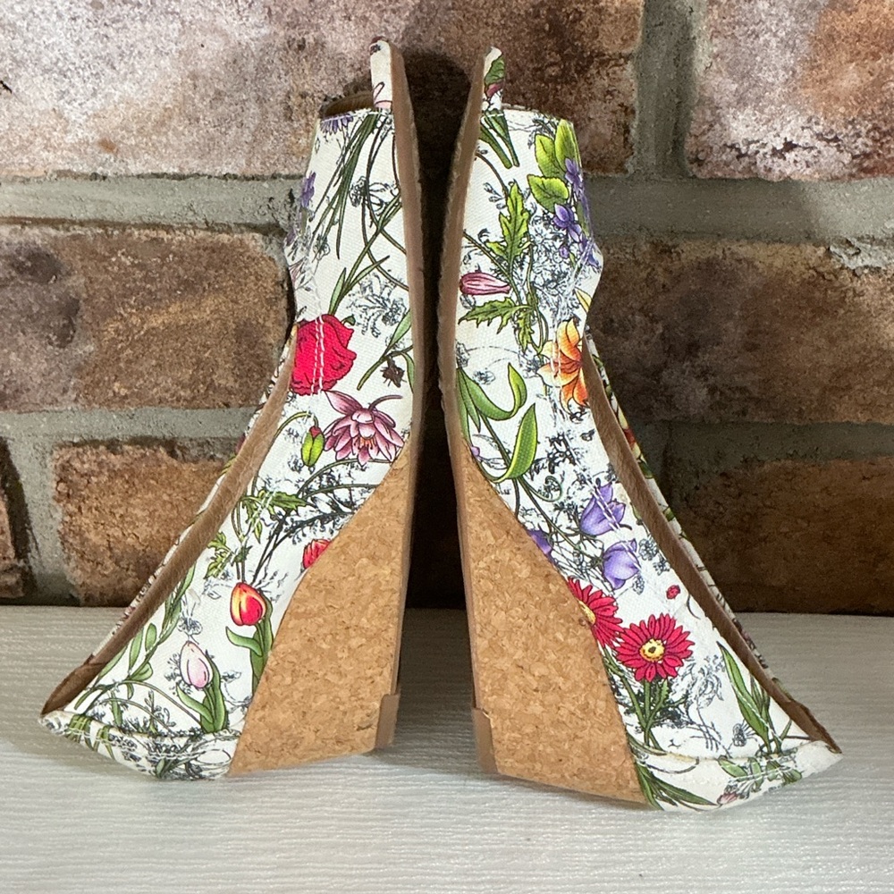 CLARKS “Burmese Art” Floral Peep-Toe Cork Wedge Sandals - Picture 7 of 13